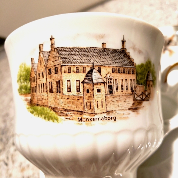 Bavarian made porcelain cup/saucer sets (2) of original Dutch castles. - Picture 5 of 8